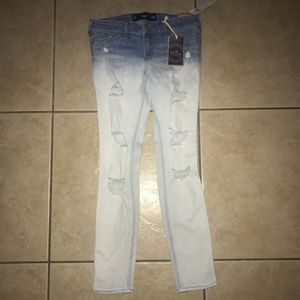 NWT 60$ 0 Hollister distressed blue ombré jeans.